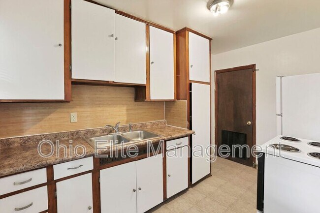 Building Photo - 53 S Burgess Ave