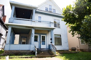 Building Photo - 524 8th Ave SE