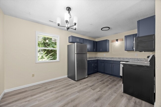 Primary Photo - 443 M St