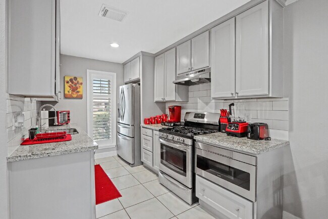 Building Photo - 6311 Bluestone Dr