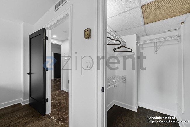 Building Photo - 2285 Peachtree Rd