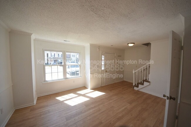 Building Photo - 701 Nottaway Dr