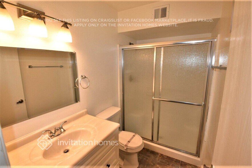 Building Photo - 2220 W Oraibi Dr