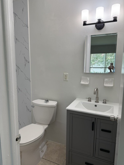 En suite bathroom - 151 SE 6th Ave