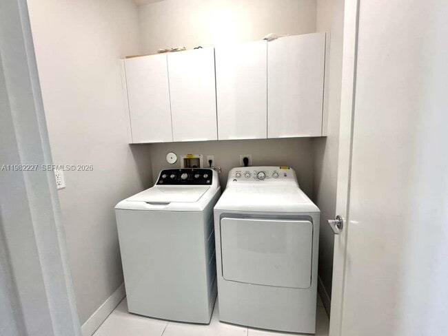 Building Photo - 6458 NW 103rd Psge