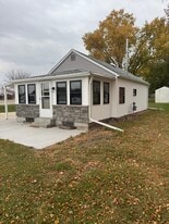 Building Photo - 635 11th St