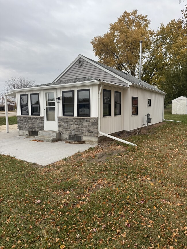 Building Photo - 635 11th St