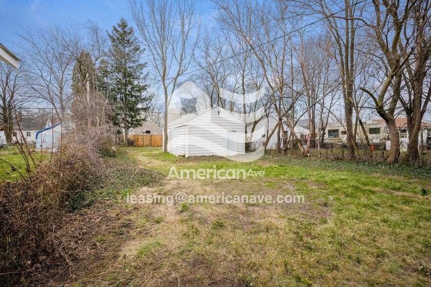 Building Photo - 1325 N Meade St