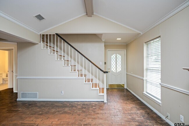 Building Photo - 3712 Colony Park Dr