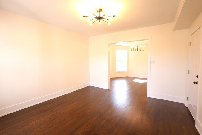 Building Photo - 4436 N Bernard St