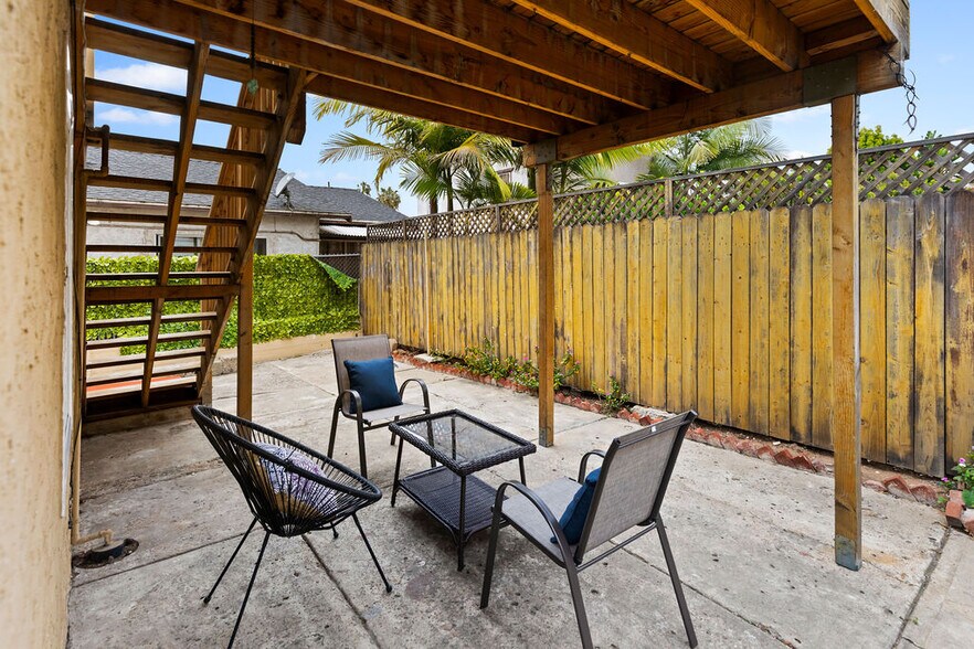 Building Photo - 512 W Juniper St