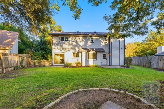 Building Photo - 7508 Elderberry Dr