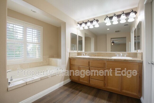 Building Photo - 34175 San Sebastian Ave