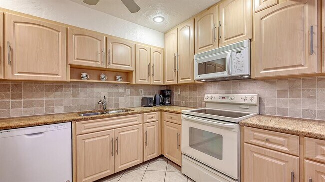 Building Photo - 1633 Boathouse Cir