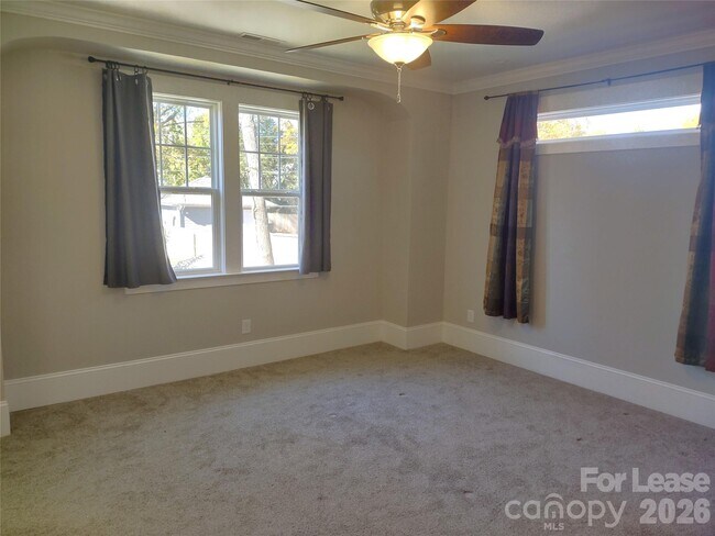 Building Photo - 1716 Berryhill Rd