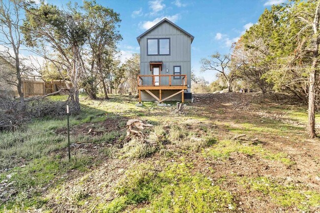 Building Photo - 114 Shady Bluff Dr