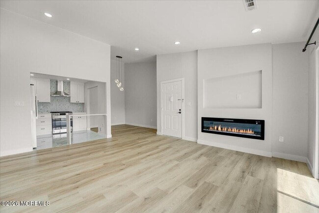 Building Photo - 341 Danbury Ln