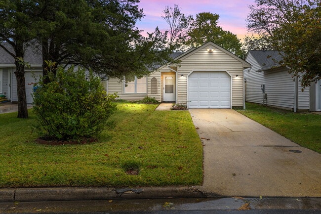 Primary Photo - 1636 Mill Oak Dr