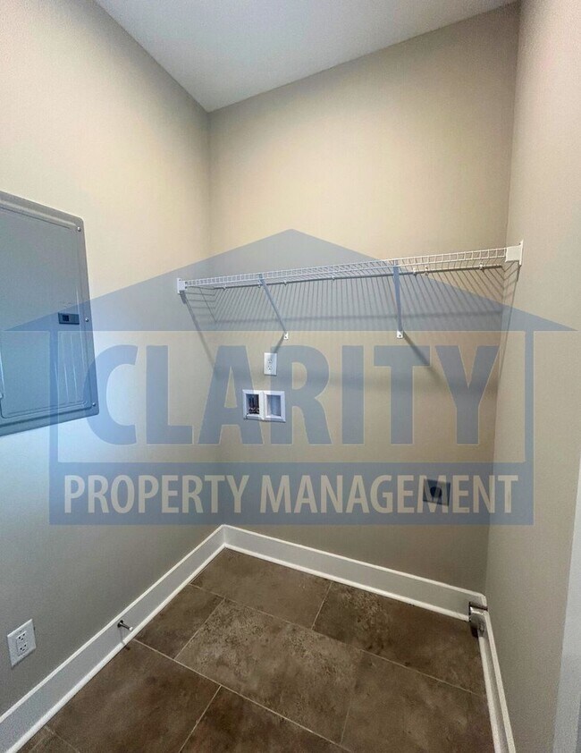 Building Photo - Three bedroom single level home!