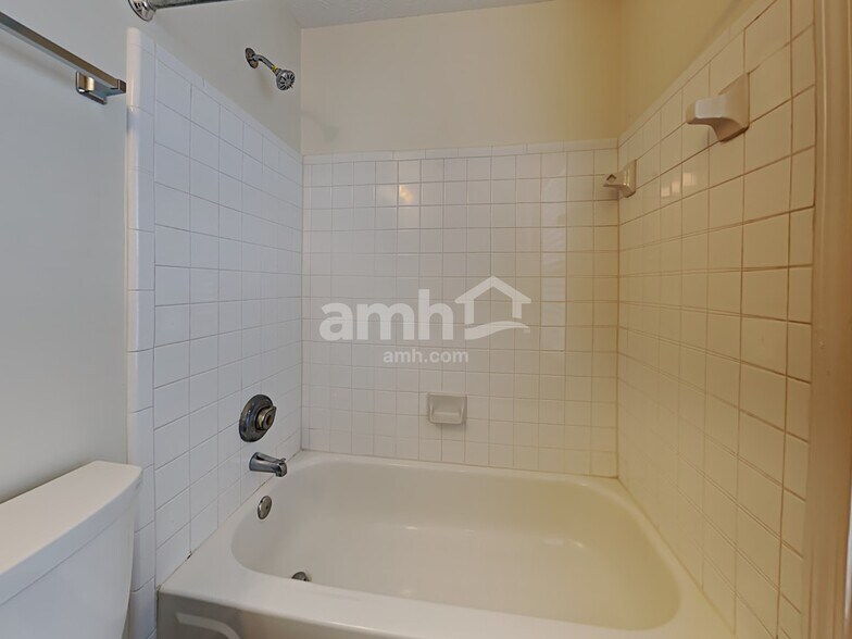 Building Photo - 2809 Waterstone Ct