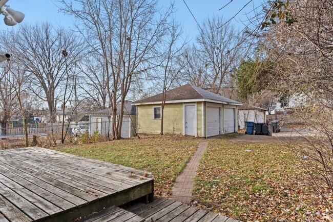 Building Photo - 1715 N Upton Ave