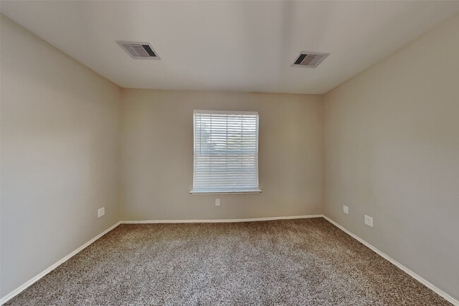 Building Photo - 10319 Pony Express Rd