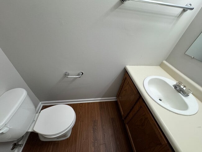 Building Photo - Eagle Creek 3 Bed 2.5 Bath