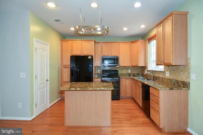 Building Photo - 7810 Locust Leaf Ln