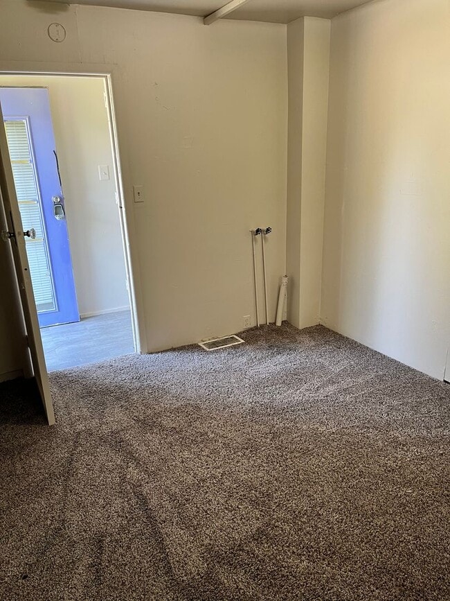 Building Photo - Charming 2-Bedroom Home Near the Heart of ...