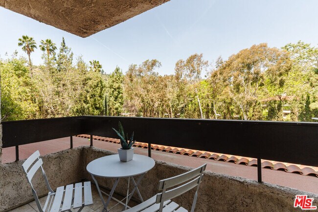 Building Photo - 2700 Cahuenga Blvd