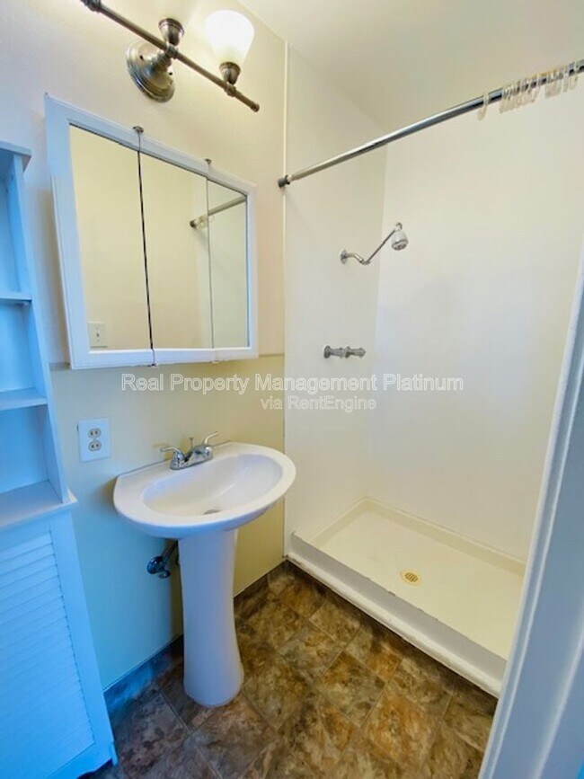 Building Photo - 841 W San Gabriel Ave