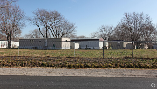 Building Photo - Treasure Park Creekside MHC