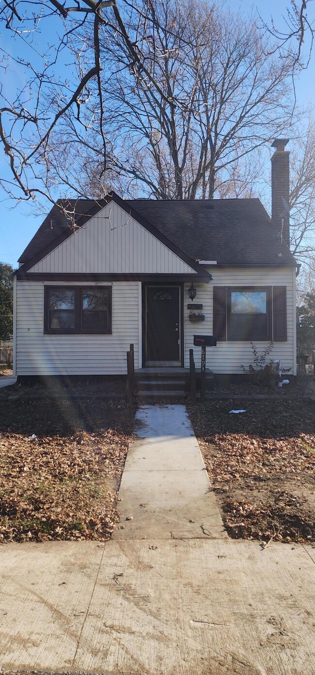 Primary Photo - 6793 Pelham Rd