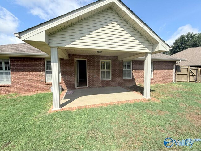 Building Photo - 218 Healey Dr