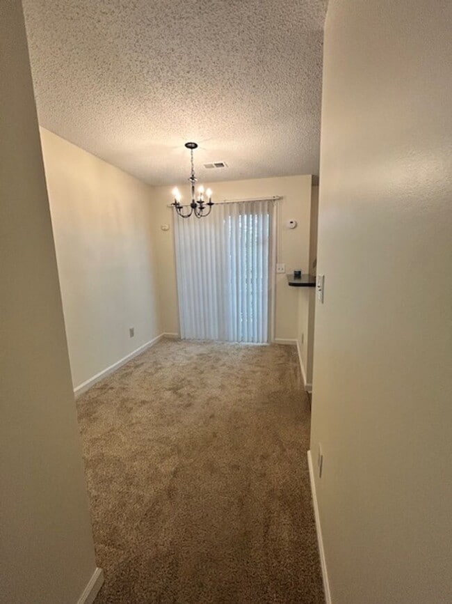 Building Photo - Coming Soon! 2 Bedroom Townhome!