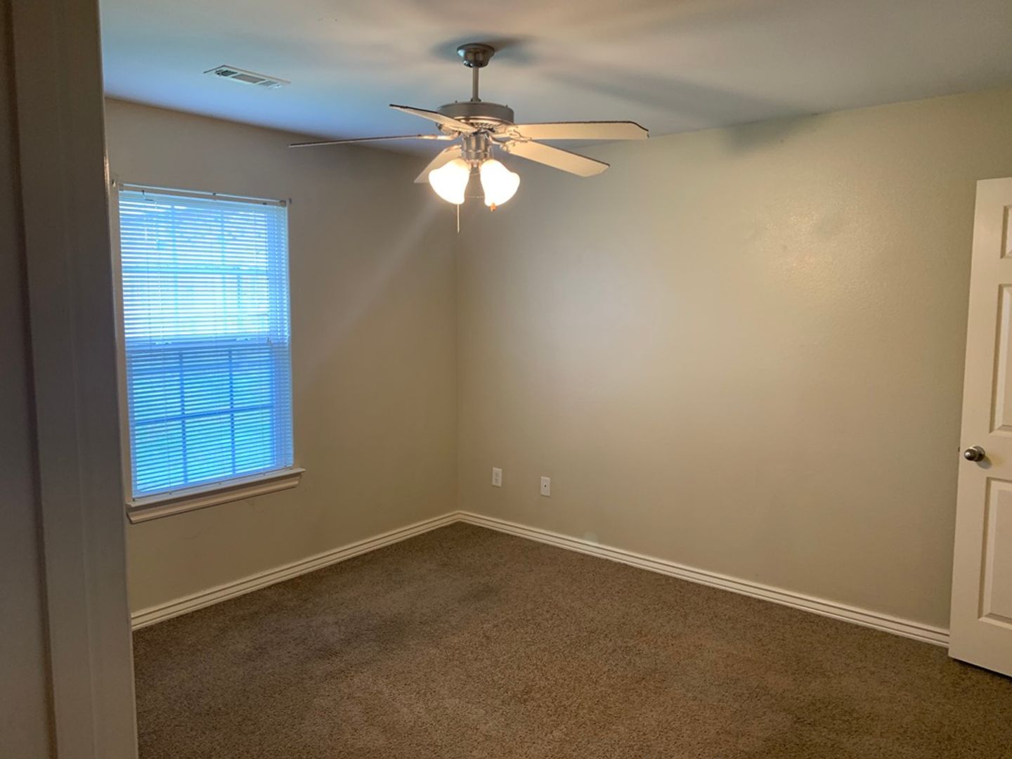 Building Photo - 226 Graystone Cir