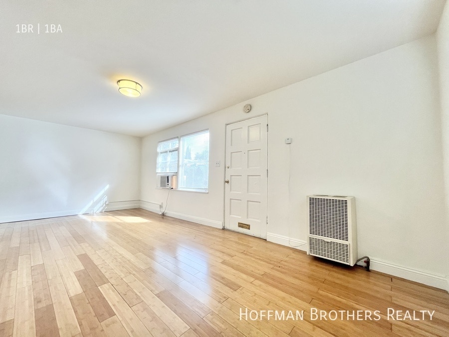 Building Photo - 407 S Coronado St