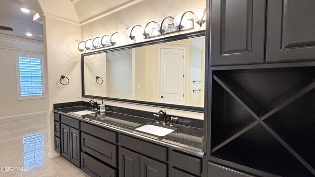 Building Photo - 12408 Fresh Water Dr