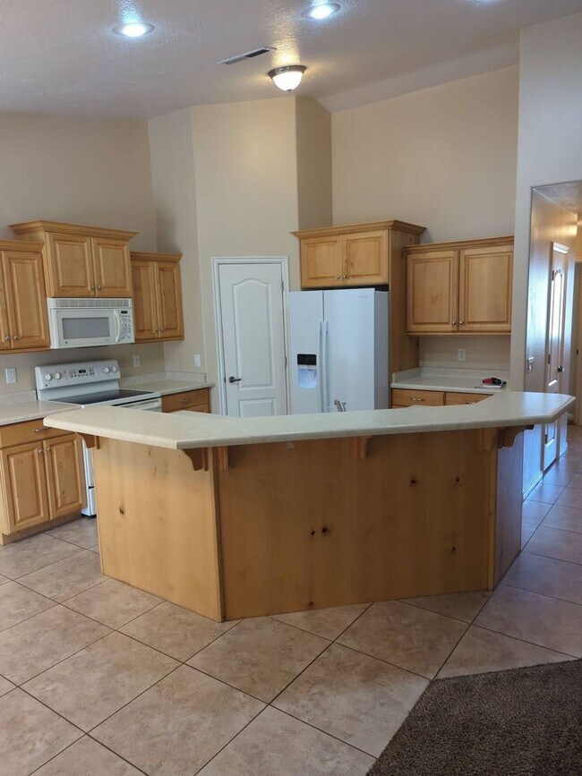Building Photo - Single-Level 3 Bedroom Home