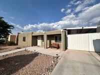 Building Photo - 2120 La Veta Dr