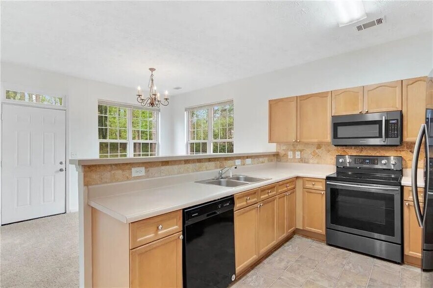 Building Photo - Room in Townhome on Hill Station Ct