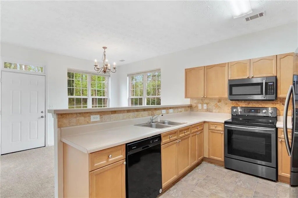 Building Photo - Room in Townhome on Hill Station Ct