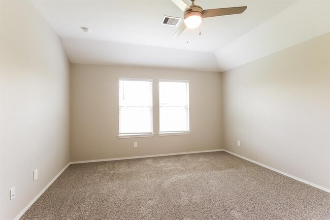 Building Photo - 9885 Gln Brk Ln