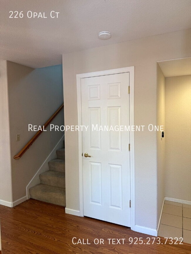 Building Photo - 226 Opal Ct