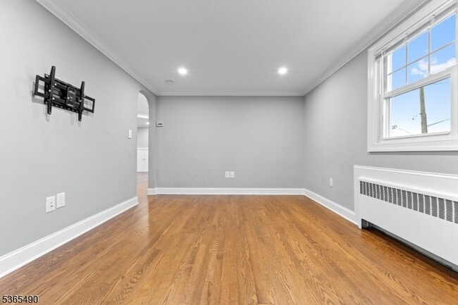 Building Photo - 86 Forest St