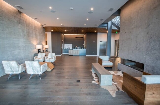 Building Photo - 2752 W High Mountain Rd