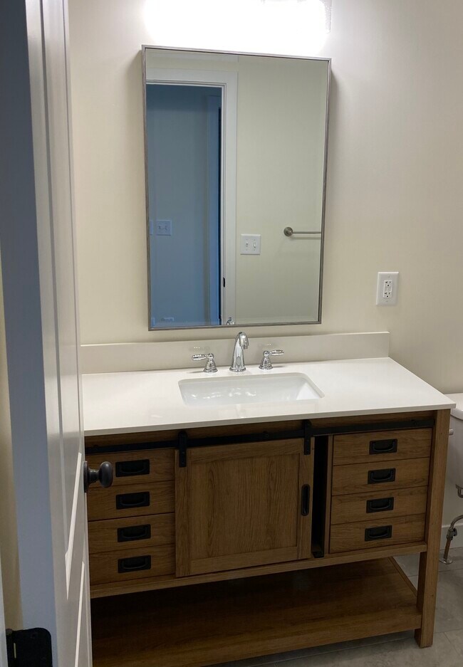 Second Upper Bathroom - 1453 Eagle Ave