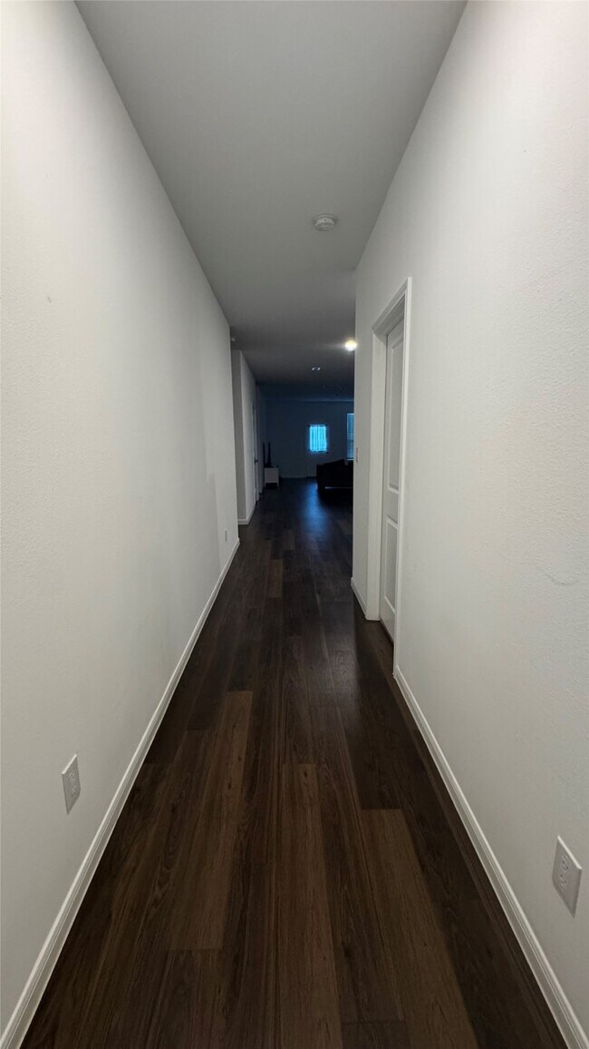 Building Photo - 251 Pine cavern dr