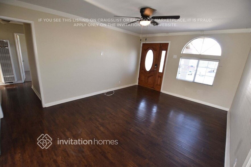 Building Photo - 212 E 185th St