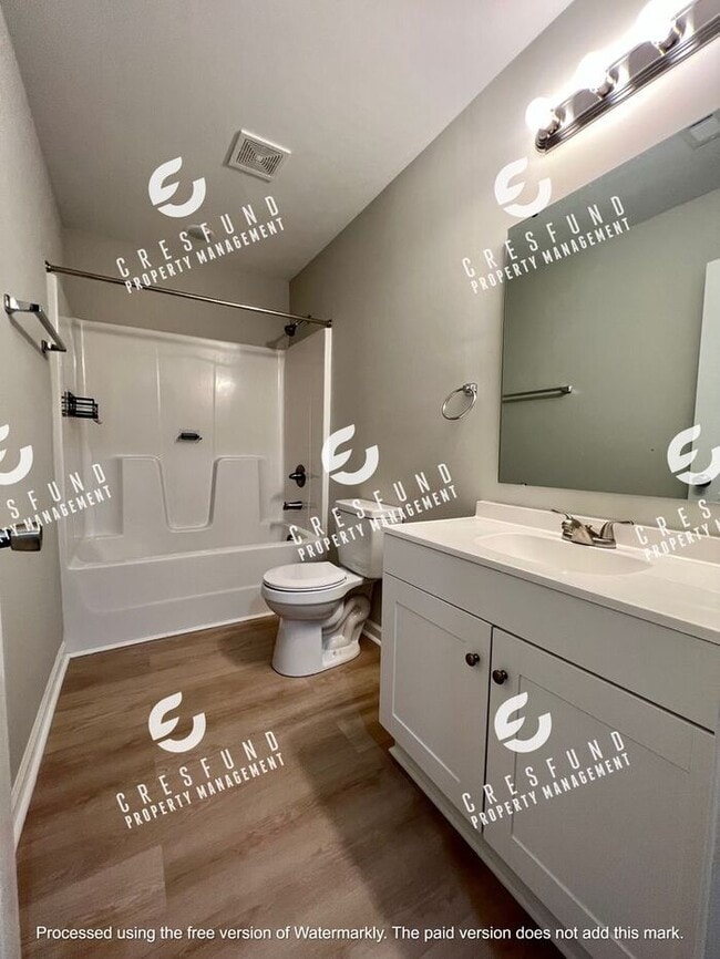 Building Photo - 2 Bed 2.5 Bath Townhome - Available NOW!